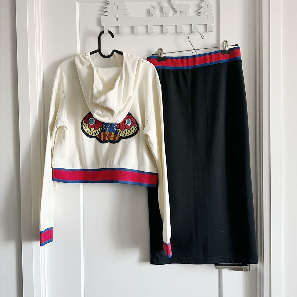 Adidas Cream Hoodie and Black Pants Set - Picture 2 of 16